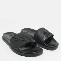 Pre Owned Fendi Black Rubber FF Logo PPool Slides Size 44
