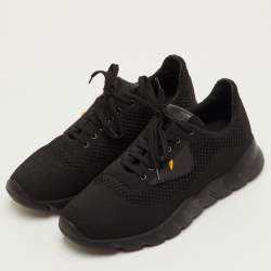 مملوكة مسبقًا حذاء رياضي فنـدي باغ باغز بأسود نسيج محبوك بعنق منخفض مقاس 41