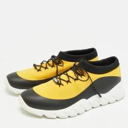 مملوكة مسبقًا حذاء رياضي فندي قماش محبوك أصفر/أسود عنق منخفض مقاس 40