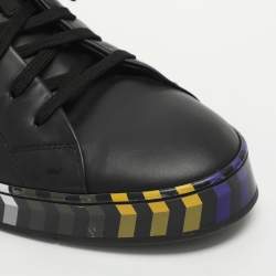 مملوكة مسبقًا حذاء رياضي فندي جلد أسود عنق منخفض مقاس 43