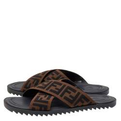 Pre Owned صندل سلايد فندي كانفاس زوكا بني سيور متعاكسة مقاس 43.5