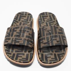 Pre Owned Fendi Brown/Black Rubber Raised Logo Detail Pool Slide Sandals Size 42