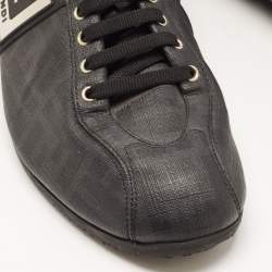 مملوكة مسبقًا Fendi Black Coated Canvas F Logo Low Top Sneakers Size 42