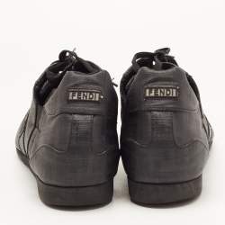 مملوكة مسبقًا Fendi Black Coated Canvas F Logo Low Top Sneakers Size 42