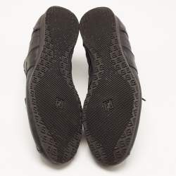 مملوكة مسبقًا Fendi Black Coated Canvas F Logo Low Top Sneakers Size 42