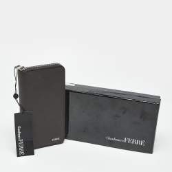 Pre Owned Gianfranco Ferre Brown Leather Zip Around Organizer