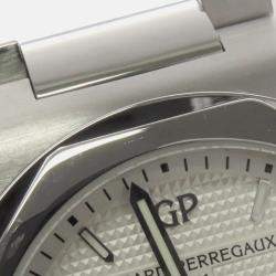 Pre Owned Girard Perregaux Laureato 81000-11-131-11A Automatic Silver Stainless Steel Men's Wristwatch 41 mm