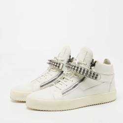مملوكة مسبقًا Giuseppe Zanotti White Leather Spikes High Top Sneakers Size 46