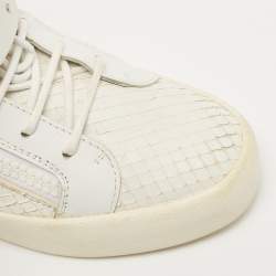 مملوكة مسبقًا Giuseppe Zanotti White Python Embossed and Leather Coby High Top Sneakers Size 41