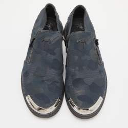 مملوكة مسبقًا حذاء رياضي جوسيبي زانوتي سليب أون إيف جلد أسود مرصع مقاس 43