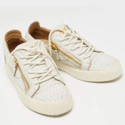 مملوكة مسبقًا Giuseppe Zanotti White Croc Embossed Leather Double Zip Low Top Sneakers Size 43