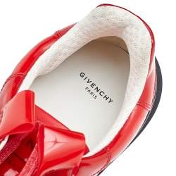 مملوكة مسبقًا حذاء رياضي غيفنشي وينج فينيل أحمر عنق منخفض مقاس 42