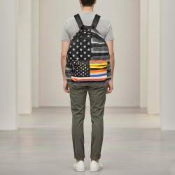 مملوكة مسبقًا Givenchy Black Multicolor American Flag Print Nylon Backpack