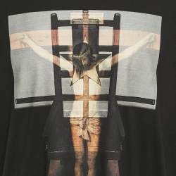 مملوكة مسبقًا Givenchy Black Crucifixion Print Jersey T-Shirt L