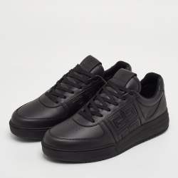 مملوكة مسبقًا حذاء رياضي جيفنشي G4 جلد أسود بارز الشعار بعنق منخفض مقاس 42.5