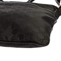 مملوكة مسبقًا Gucci Black GG Nylon and Leather Messenger Bag
