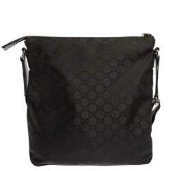 مملوكة مسبقًا Gucci Black GG Nylon and Leather Messenger Bag