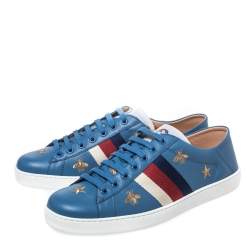 مملوكة مسبقًا حذاء رياضي غوتشي "ايس" رباط علوي مطرز نحل و نجوم جلد أزرق مقاس 43