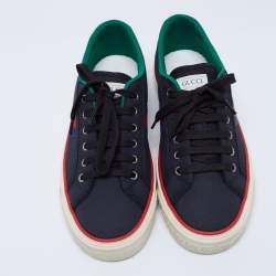 مملوكة مسبقًا حذاء رياضي غوتشي تنس كانفاس أزرق مزين ويب بعنق منخفض مقاس 41.5