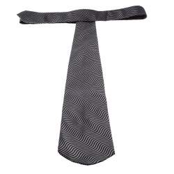Gucci Vintage Grey and Black Wave Pattern Silk Jacquard Traditional Tie
