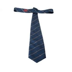 مملوكة مسبقًا ربطة عنق غوتشي فينتدج تقليدية نمط تقليم هندسي حرير أزرق كحلي