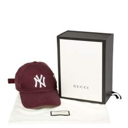 Pre Owned قبعة بيسبول غوتشي رقعة أن واي يانكيز أبليك فراشعة عنابية