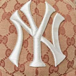 مملوكة مسبقًا Gucci Beige Monogram Canvas NY Yankees Baseball Cap