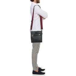 Pre Owned Gucci Black GG Supreme Canvas Small Messenger Bag