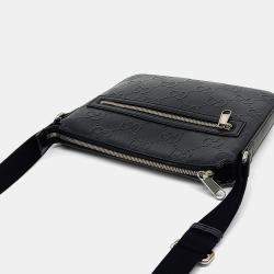 Pre Owned Gucci Black Leather GG Embossed Messenger Crossbody Bag