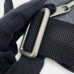 مملوكة مسبقًا حقيبة الخصر غوتشي انترلوك G جلد سوبر كريم GG سوداء