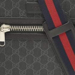 مملوكة مسبقًا Gucci Small Black GG Supreme Canvas Messenger Bag