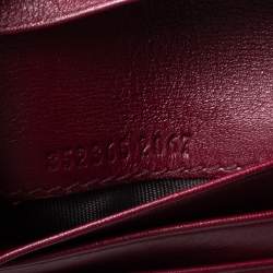 Pre Owned محفظة بطاقات غوتشي جلد مايكروغوتشيسيما عنابي ثنائية الطي