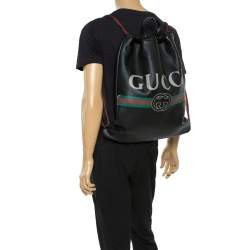 Pre Owned Gucci Black Soft Grain Leather Logo Drawstring Backpack