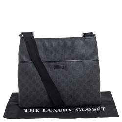 Gucci Black GG Supreme Canvas Medium Flat Messenger Bag
