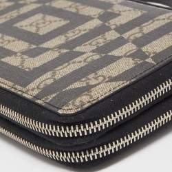 Gucci Black/Beige Printed GG Supreme and Leather Zip Around Travel Clutch