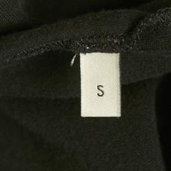 مملوكة مسبقًا تي شيرت غوتشي قطن أسود بطبعة شعار متضررة برقبة مستديرة مقاس صغير - سمول