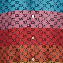 Pre Owned قميص غوتشي حرير مطبوع بشعار متعدد الألوان بأكمام قصيرة مقاس كبير - لارج