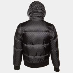 مملوكة مسبقًا جاكيت غوتشي بفر صناعي بشعار مونوغرام أسود مقاس كبير (لارج)