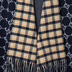 Pre Owned بونشو غوتشي صوف جاكار أزرق كحلي/كاروها ت صوف بشراشيب بوجهين - مقاس موحد