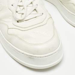 مملوكة مسبقًا Gucci Cream Leather GG Embossed Sneakers Size 46