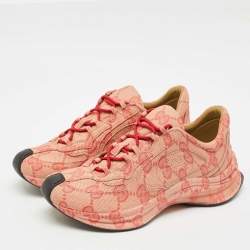 مملوكة مسبقًا Gucci Beige/Red GG Printed Leather Run Sneakers Size 41.5