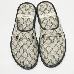 مملوكة مسبقًا Gucci Beige/Navy Blue GG Supreme Canvas Horsebit Slippers Size 46