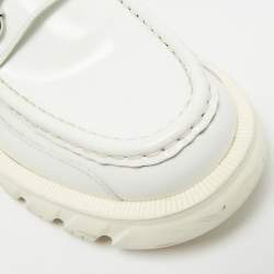 مملوكة مسبقًا حذاء لوفر رياضي غوتشي حصان جلد أبيض وجلد لامع مقاس 41.5