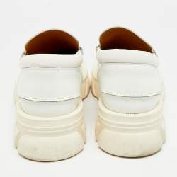 مملوكة مسبقًا حذاء لوفر رياضي غوتشي حصان جلد أبيض وجلد لامع مقاس 41.5