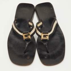 مملوكة مسبقًا Gucci Vintage Size 38 Black/White Web Tape Logo Flat Thong Sandals
