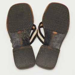 مملوكة مسبقًا Gucci Vintage Size 38 Black/White Web Tape Logo Flat Thong Sandals