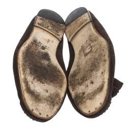 مملوكة مسبقًا حذاء لوفرز غوتشي مزين بدلاية بشراشيب و بامبو و بطراز سليب أون سويدي و جلد بني مقاس 43.5