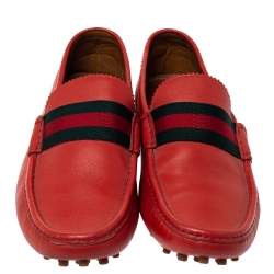 مملوكة مسبقًا Gucci Brick Red Leather Web Detail Loafers Size 45