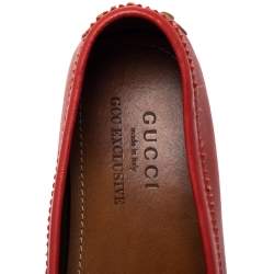 مملوكة مسبقًا Gucci Brick Red Leather Web Detail Loafers Size 45