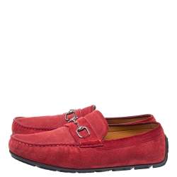 مملوكة مسبقًا Gucci Maroon Suede Leather Horsebit Slip On Loafers Size 43.5